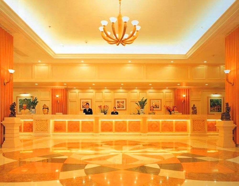 Clifford Golden Lake Hotel Foshan Exterior photo