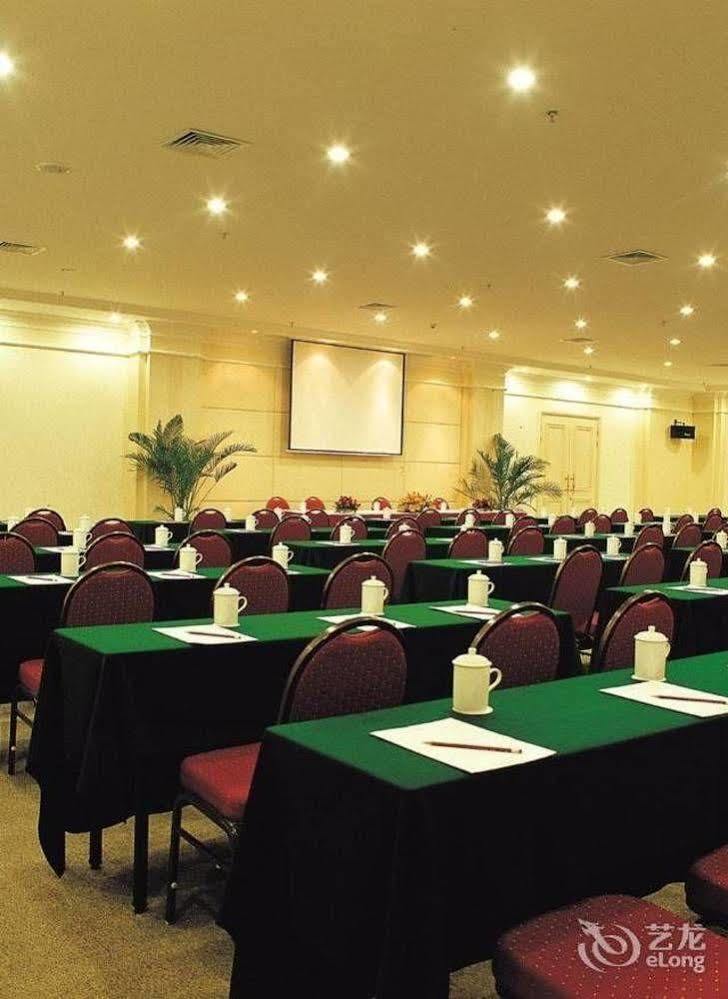 Clifford Golden Lake Hotel Foshan Exterior photo