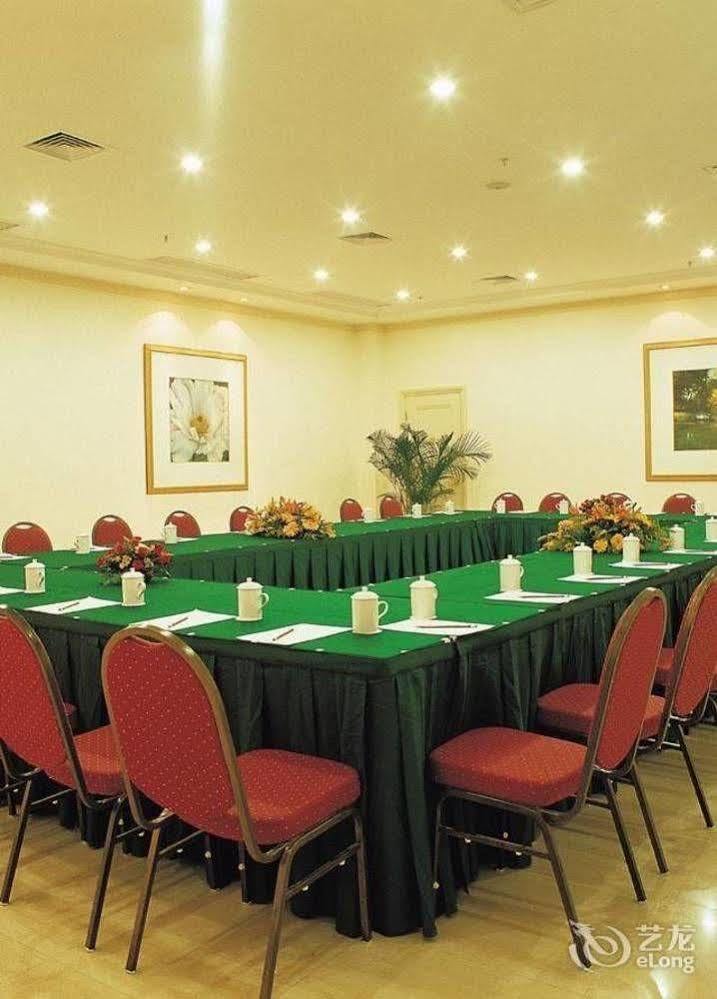 Clifford Golden Lake Hotel Foshan Exterior photo